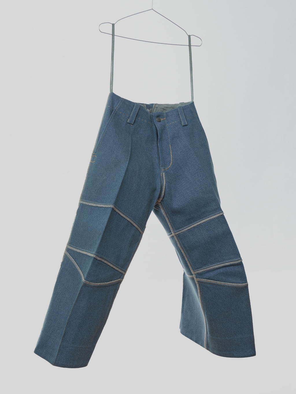 Knee Jeans in Edition 1
