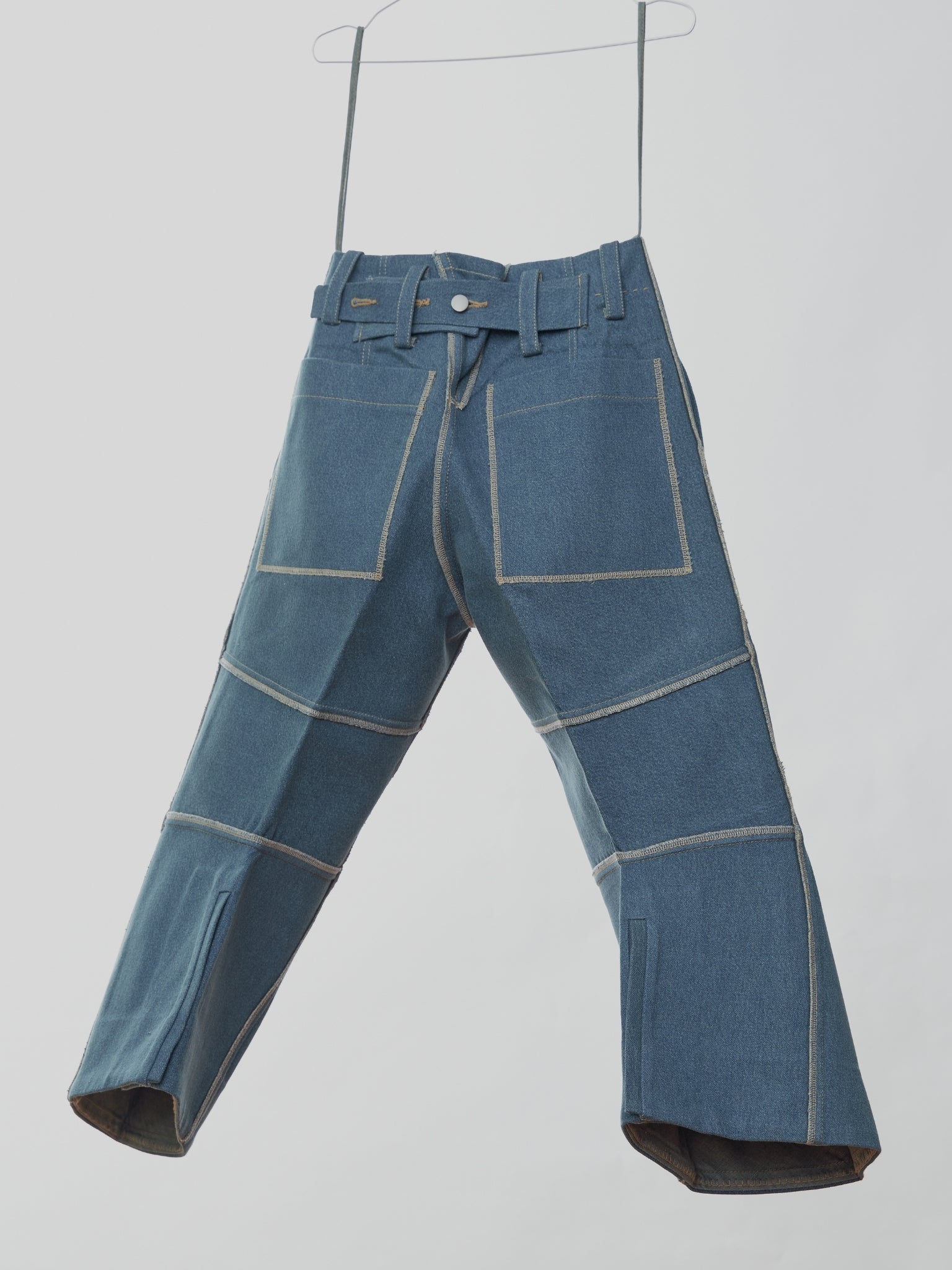 Knee Jeans in Edition 1