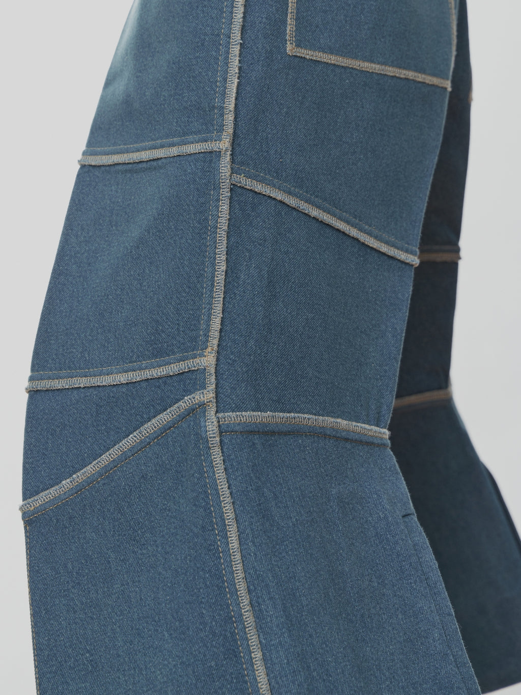 Knee Jeans in Edition 1