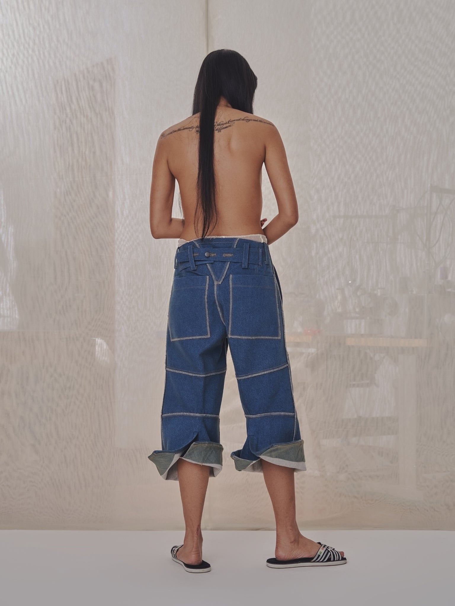 Knee Jeans in Edition 1