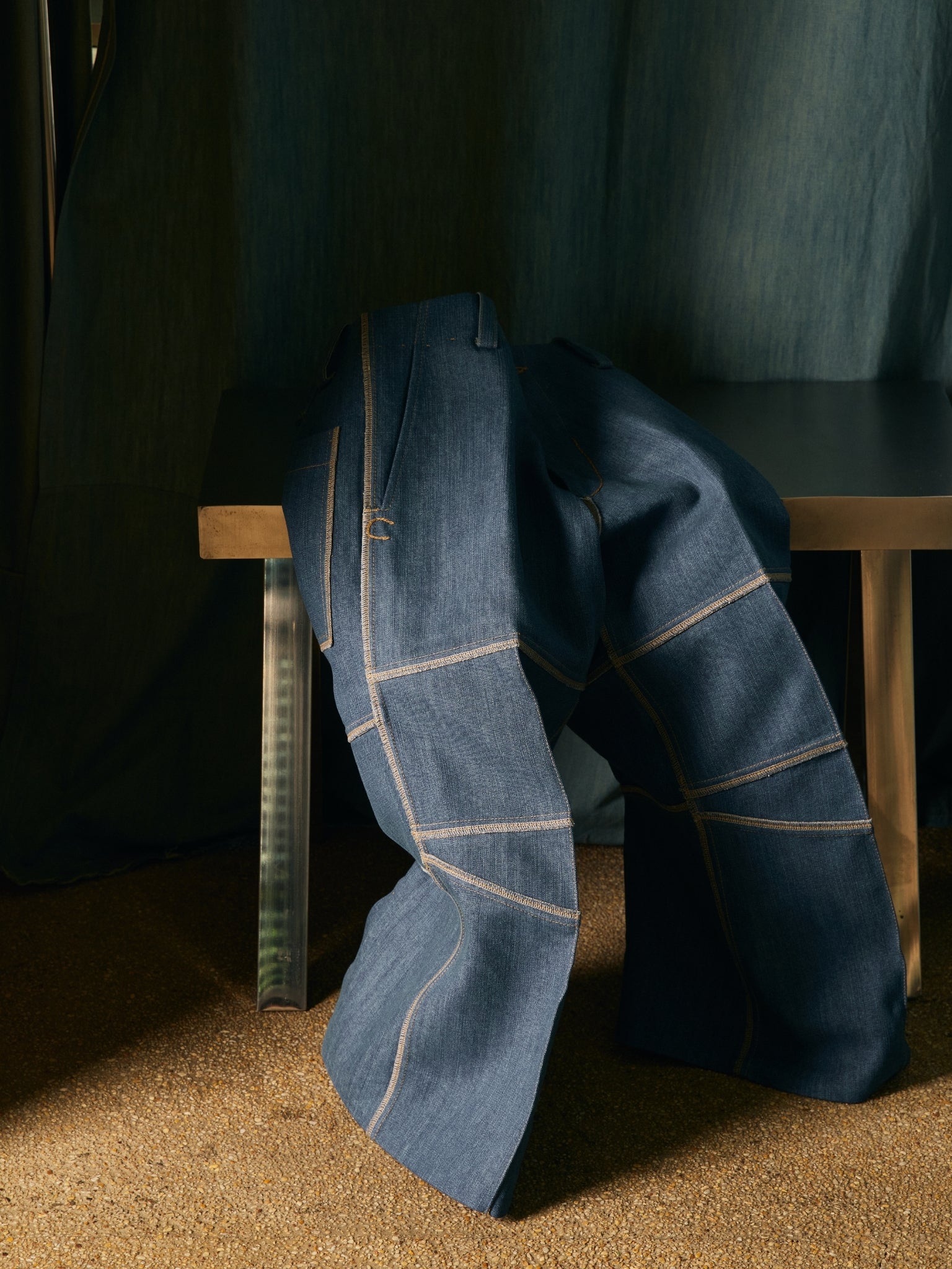 Knee Jeans in Edition 1