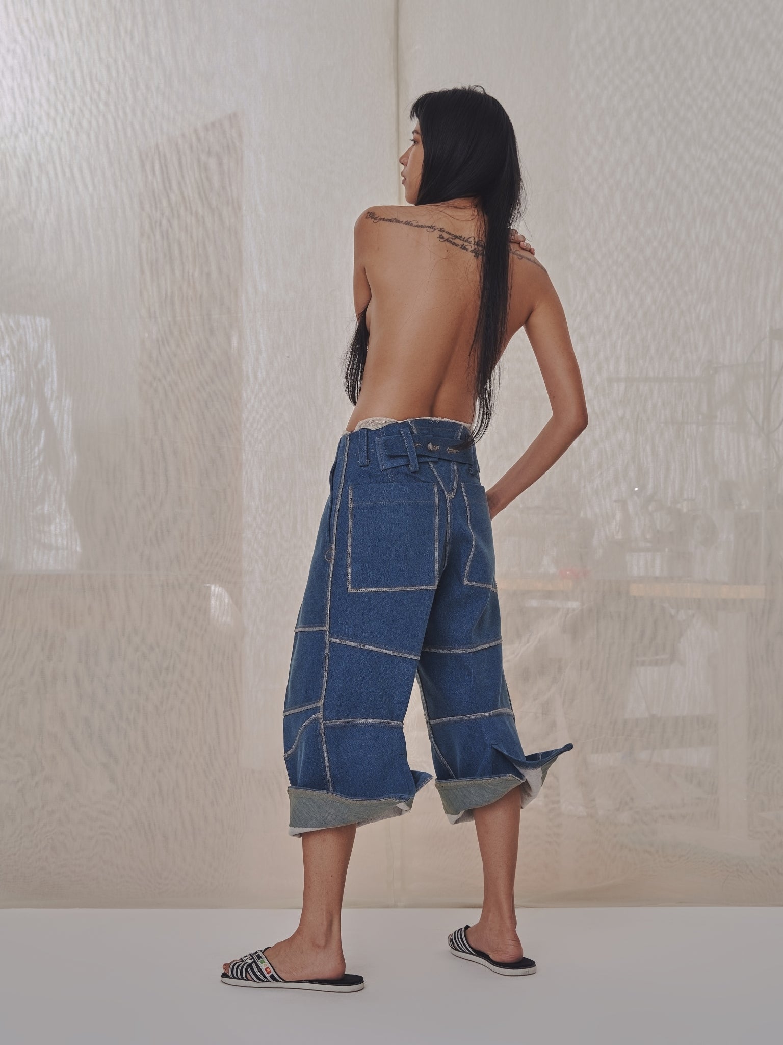 Knee Jeans in Edition 1