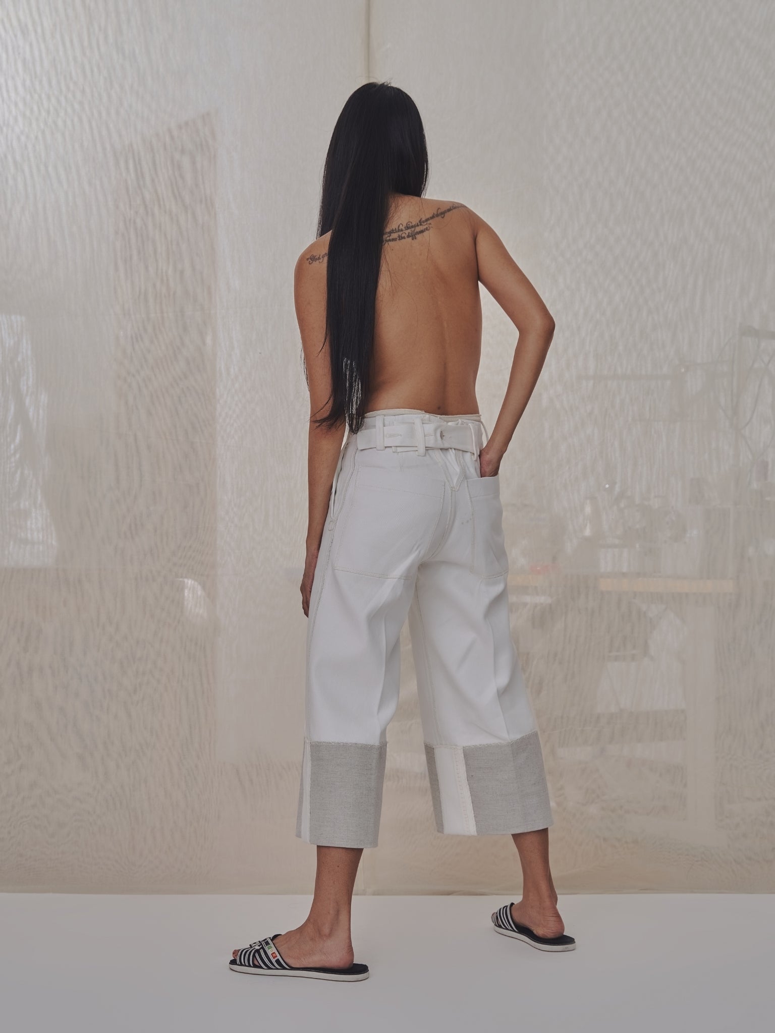 Liya Classic Cuffed Jeans in Cream Canvas