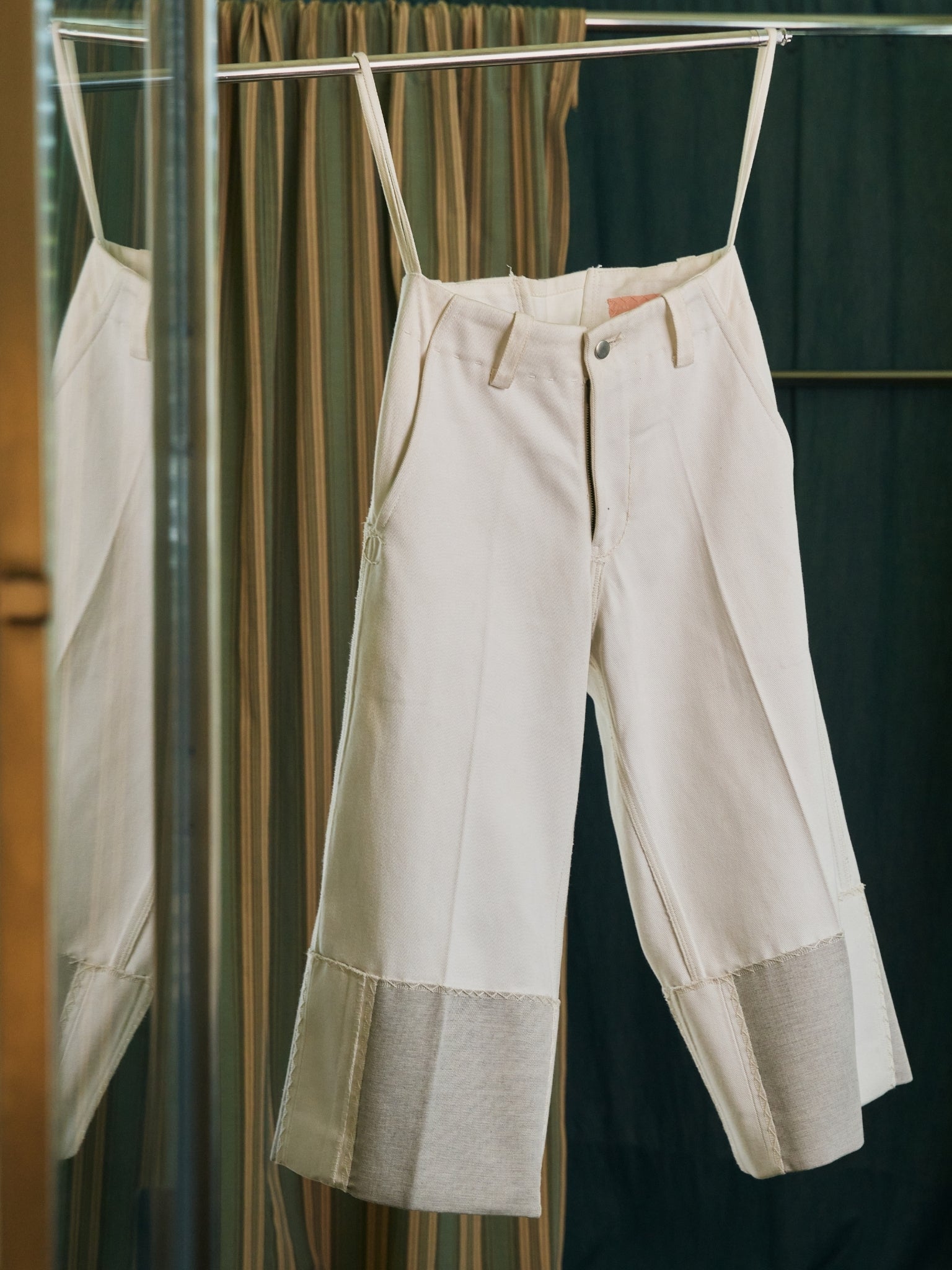 Liya Classic Cuffed Jeans in Cream Canvas