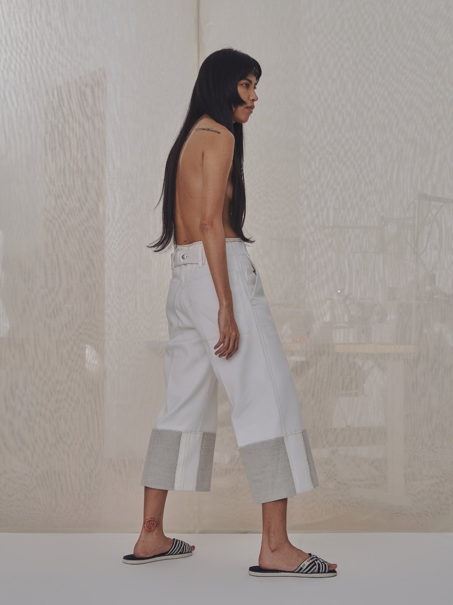 Liya Classic Cuffed Jeans in Cream Canvas