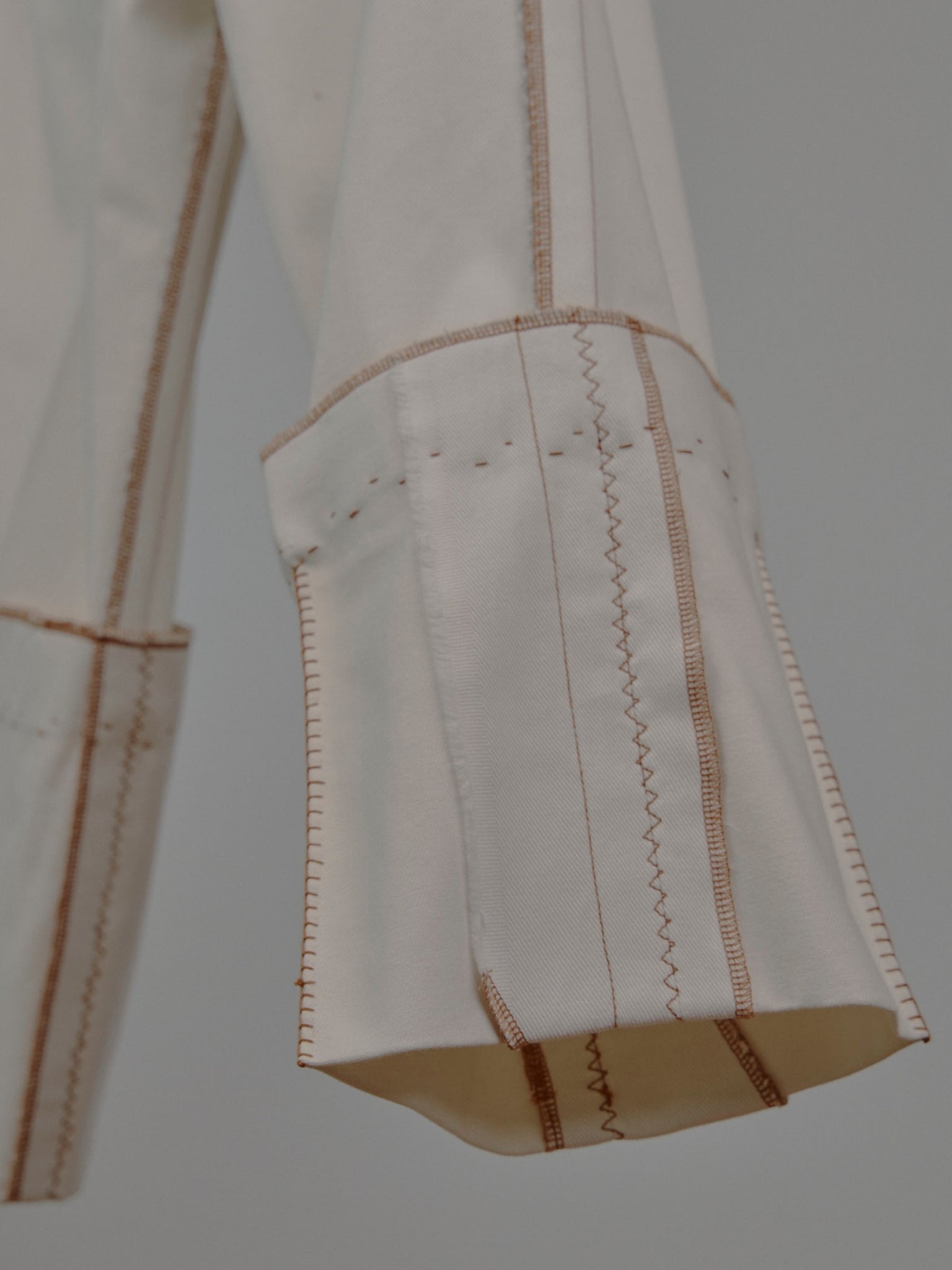 Fixed Cuff Jeans in Cream Canvas